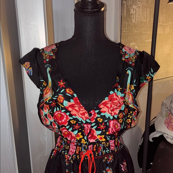 Vibrant Floral Maxi Dress - Picture 3 of 8